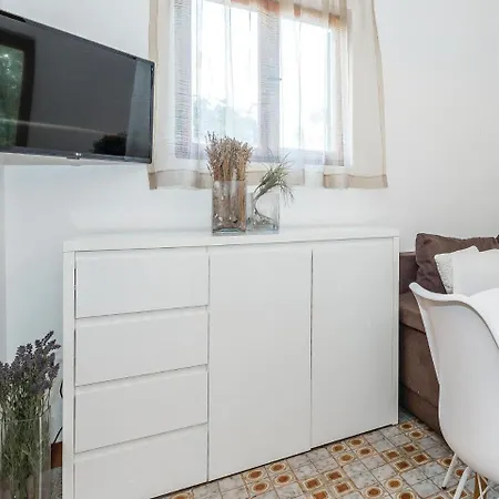 Two-bedroom In Apartment Jadrija